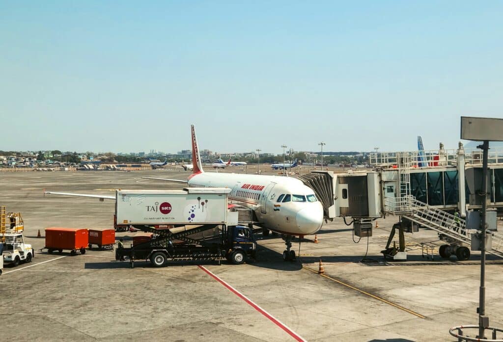 India Air Flygplan på landningsbanan